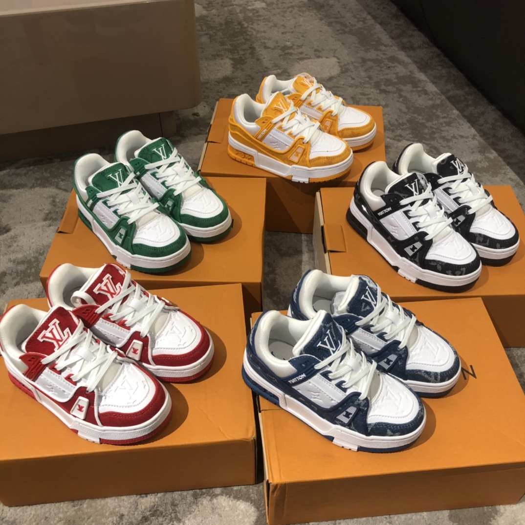 Children's shoes child